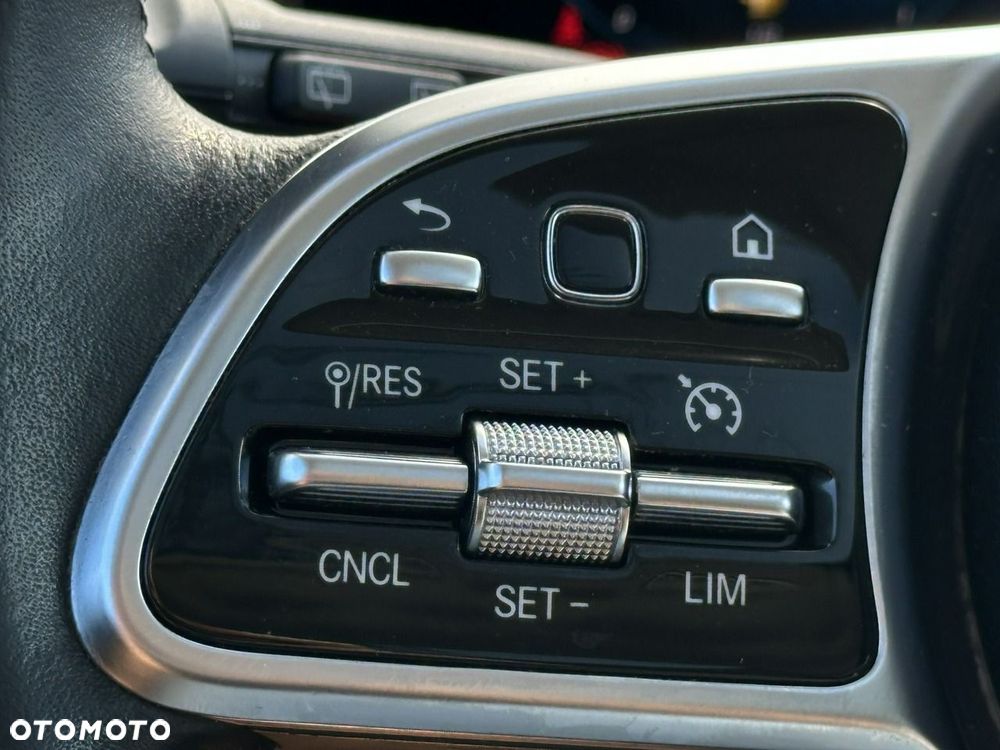 Mercedes-Benz GLA 250 e 8G-DCT Progressive - 22