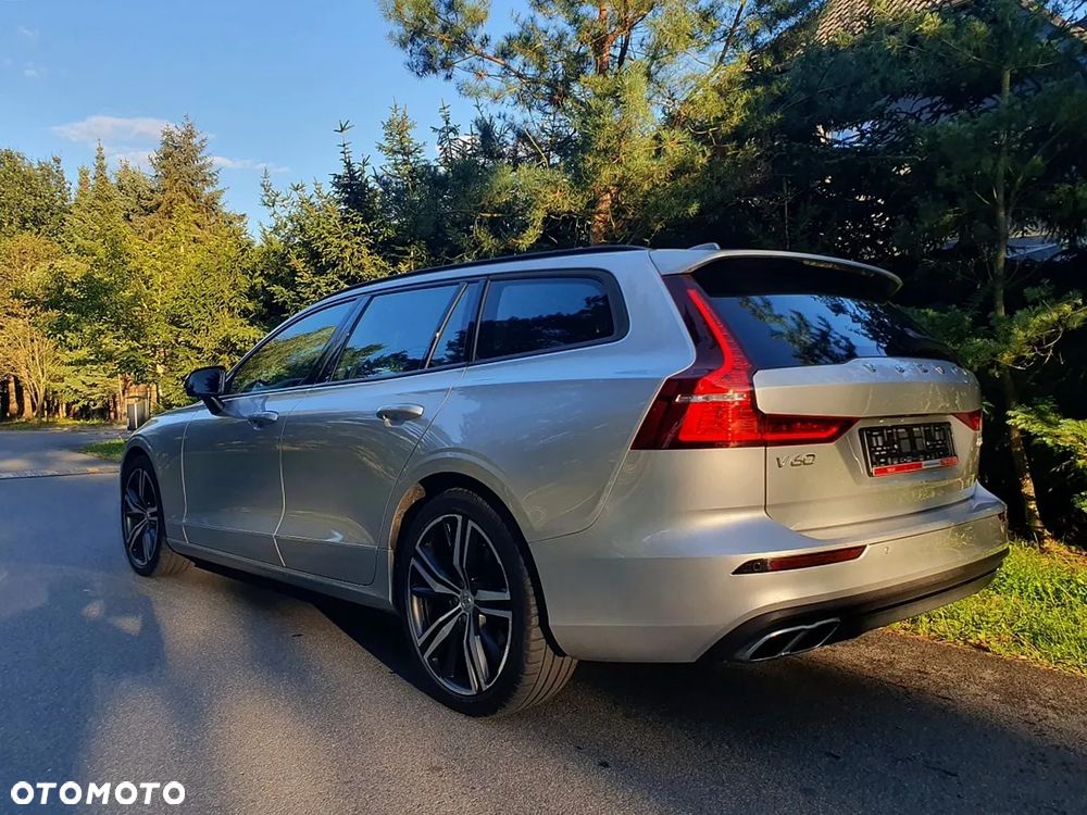 Volvo V60 B3 B DKG Momentum Pro - 3