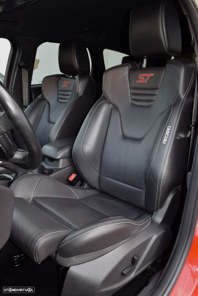 Ford Focus SW 2.0 EcoBoost ST - 6