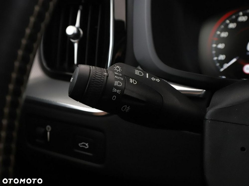 Volvo XC 60 D4 R-Design - 34
