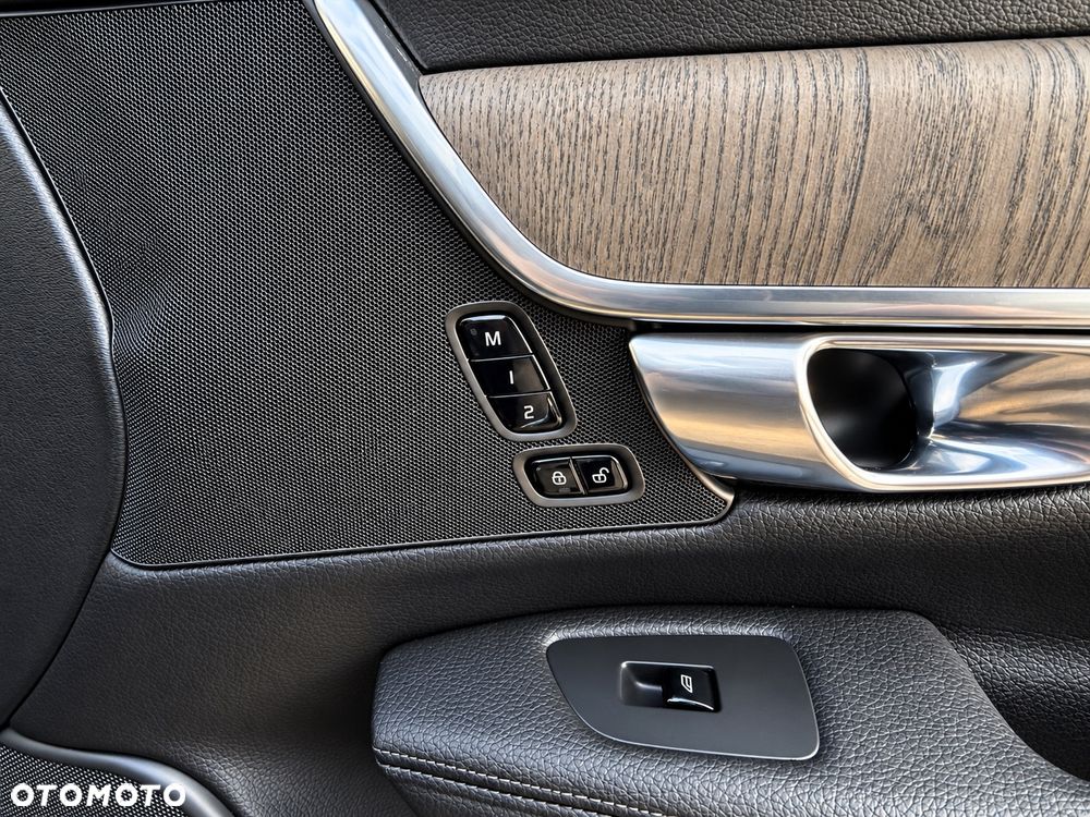 Volvo V90 T8 Recharge AWD Geartronic Inscription - 19