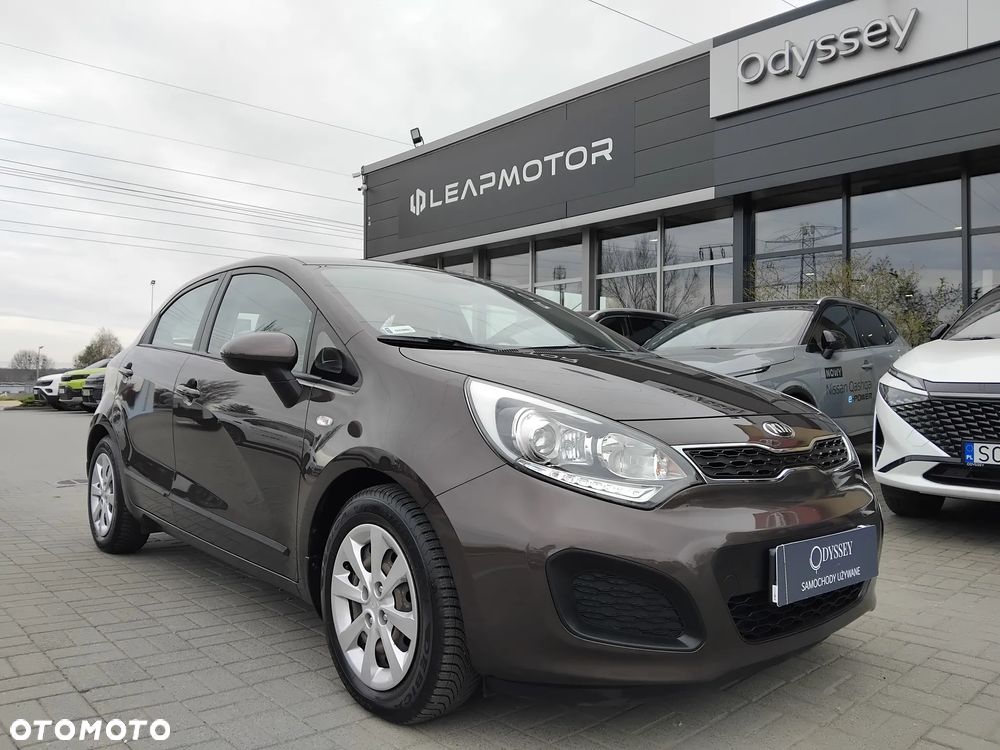 Kia Rio 1.4 L - 5