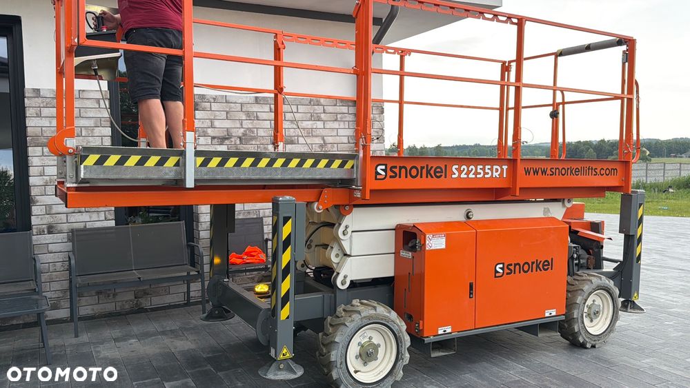 Snorkel S2255RT Podnośnik nożycowy Ruchome rusztowanie 4x4 Diesel 50 mth 420KG Platforma Genie Skyjack - 7