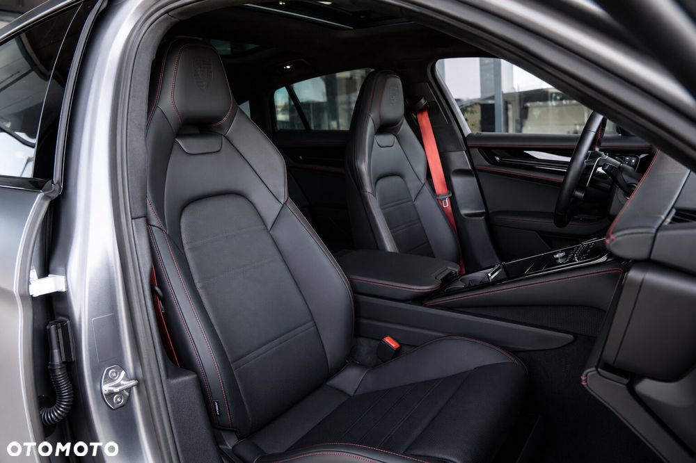 Porsche Panamera GTS - 32