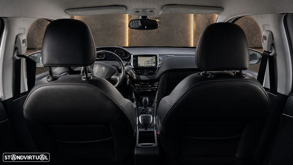 Peugeot 2008 1.2 PureTech Allure - 10