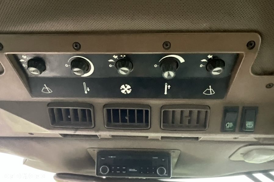 John Deere 2650 - 16