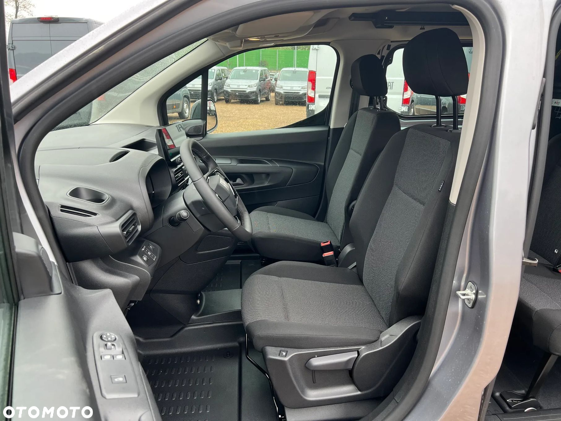 Fiat Doblo Maxi 5 miejsc - 10