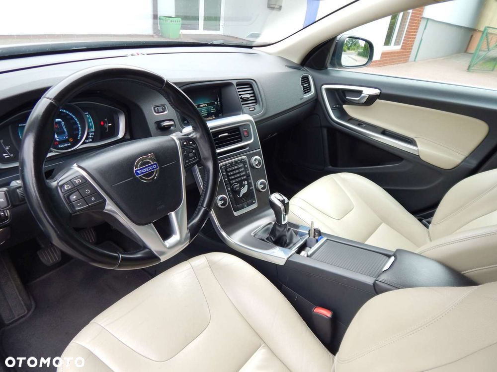 Volvo S60 D4 Drive-E Momentum - 18