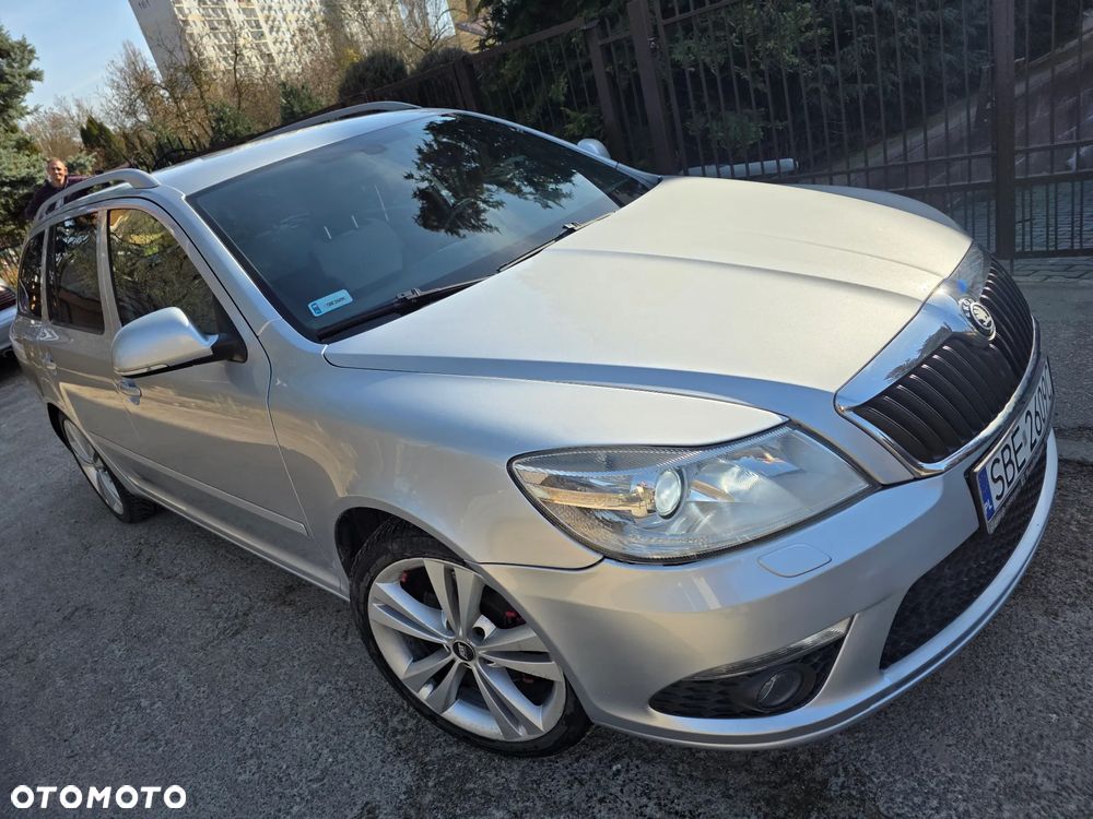Skoda Octavia 2.0 TSI DSG RS - 10