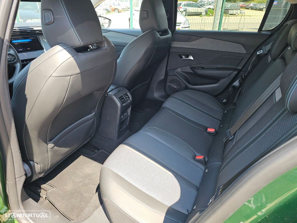 Peugeot 308 1.2 PureTech Allure - 18