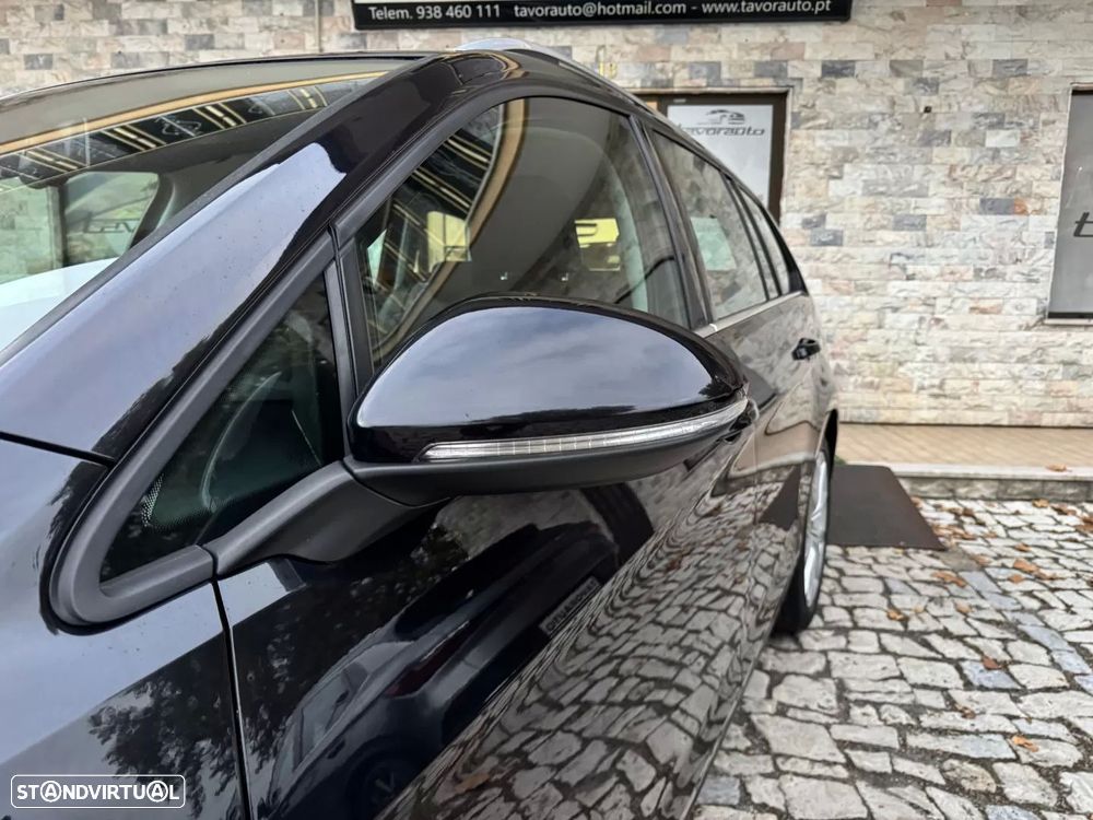 VW Golf Variant 1.6 TDi Highline DSG - 21