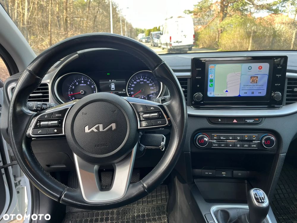 Kia Ceed 1.5 T-GDI M - 11