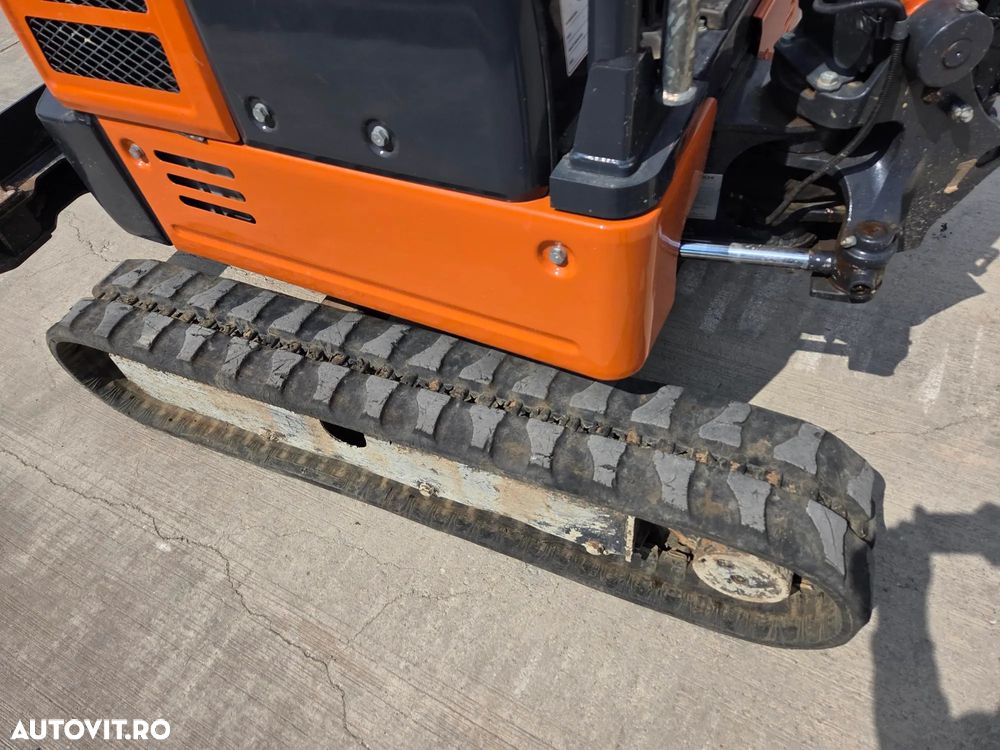 Hitachi ZX19U-6, 2tone, 2024, 539h, rotire in gabarit, Adanc sapare 2,5m, CUPLA RAPIDA+3 CUPE, Senile cauciuc 80% ok extensibile, latime 0,8m, inst picon, LAMA, produs in JAPONIA, sistem antifurt, posibilitate leasing 4ani-CA NOU-PROMOTIE 18.900 EUR+Tva - 17