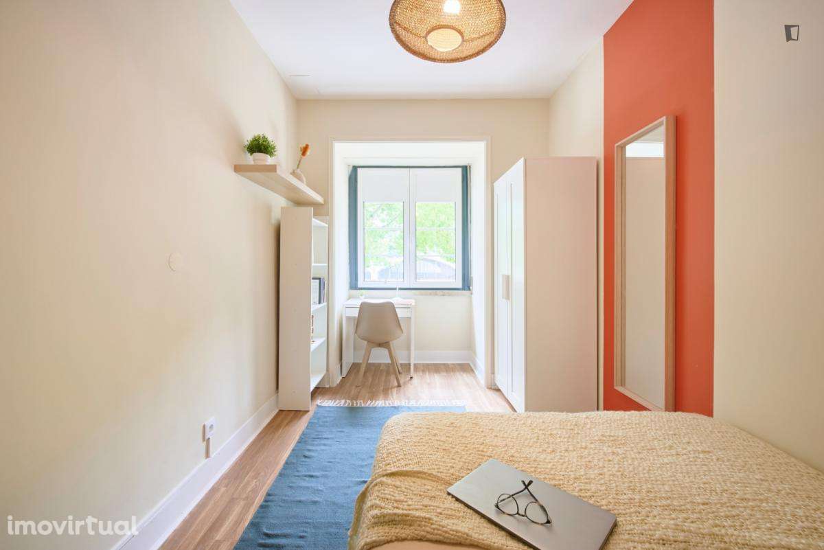 Quarto - localizado em Marquês de Pombal Lisbon - Grande imagem: 3/48