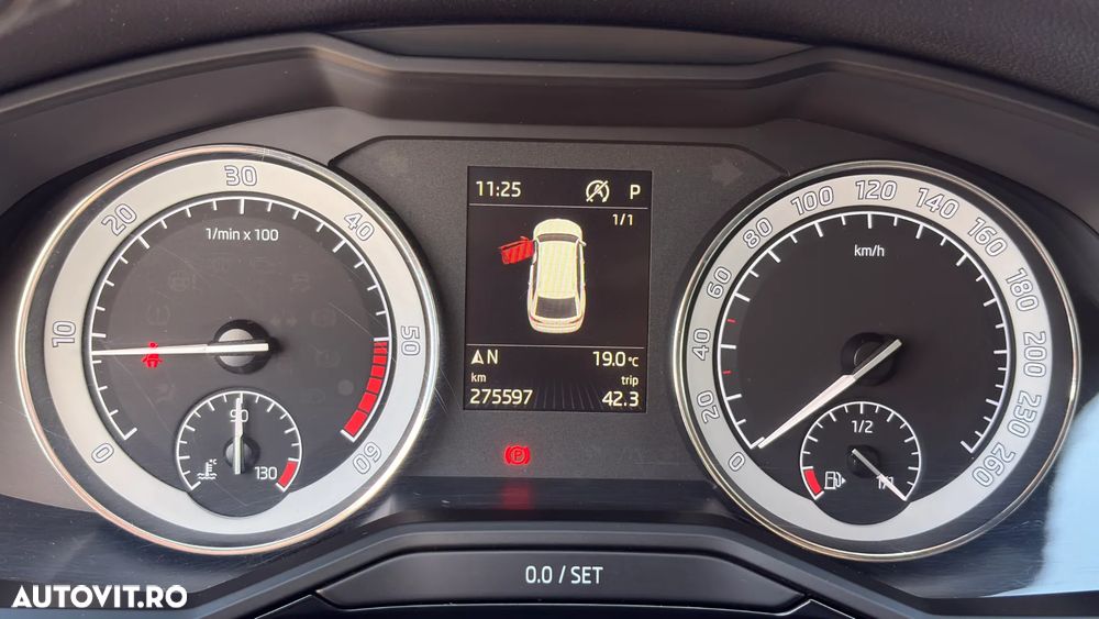 SKODA Superb 2016 — imagine 18