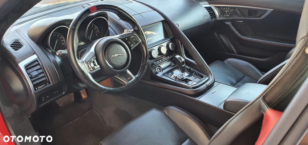Jaguar F-Type - 16
