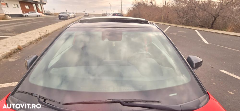 Hyundai Veloster - 32