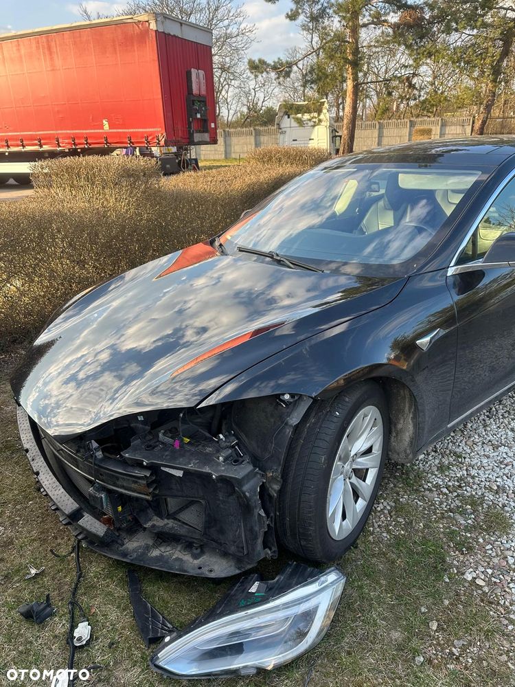 Tesla Model S Long Range Plus - 13
