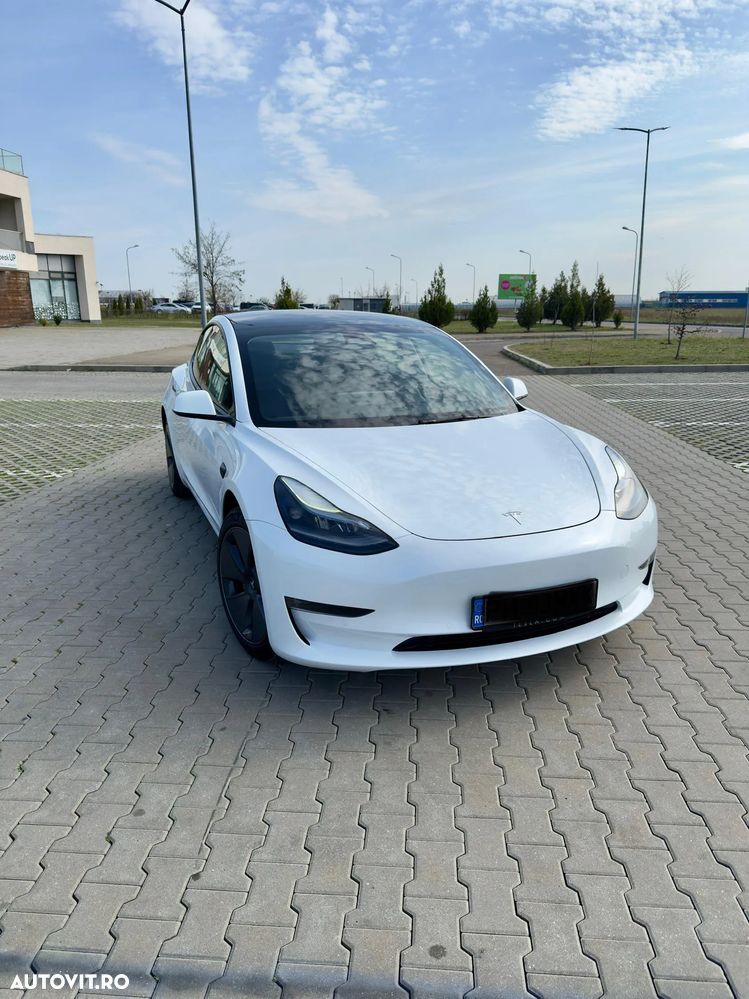 Tesla Model 3 Long Range - 9