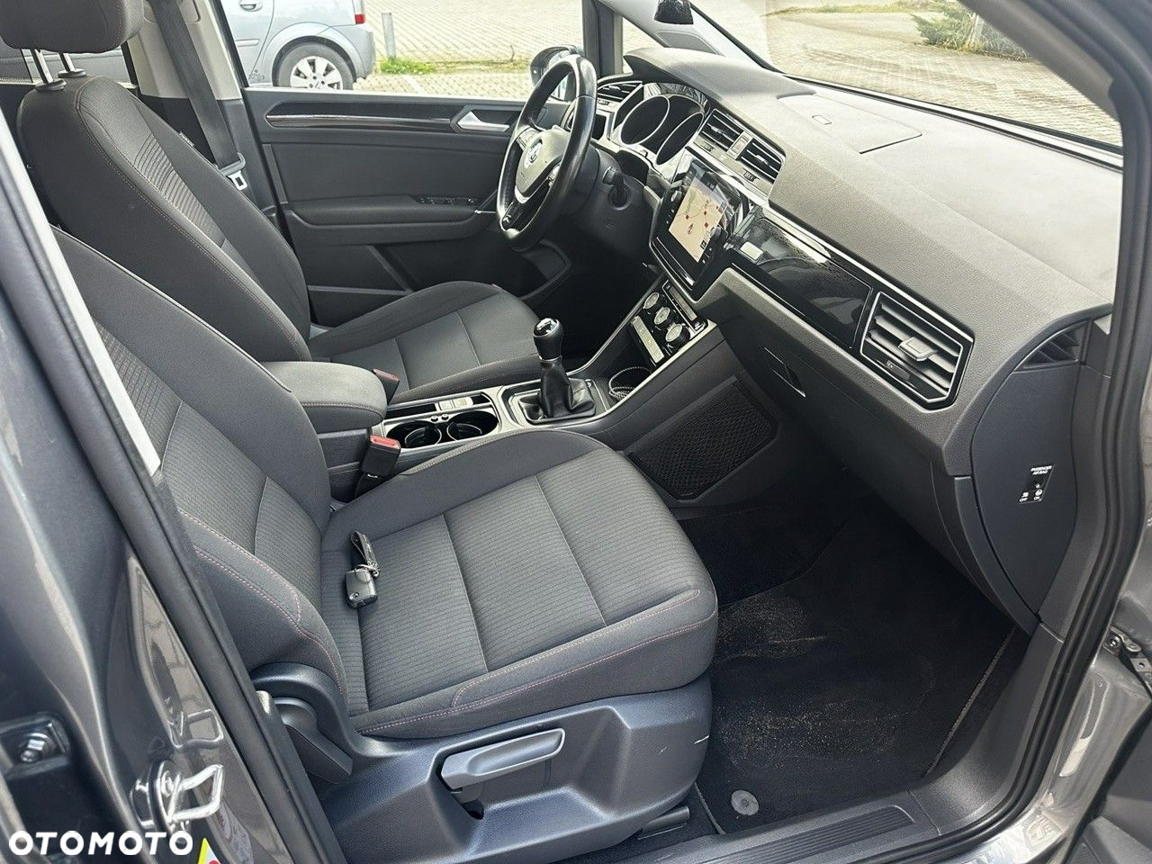 Volkswagen Touran 2.0 TDI SCR Comfortline - 12