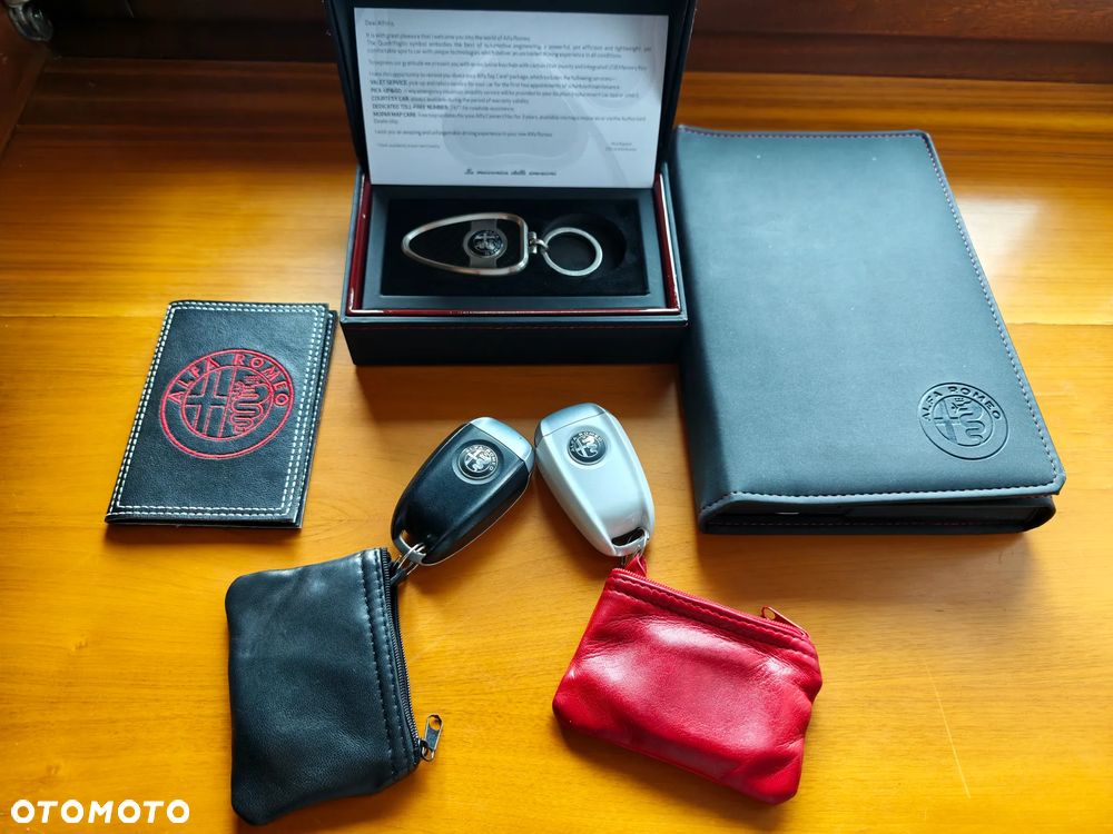 Alfa Romeo Giulia 2.9 V6 Bi-Turbo AT8 Quadrifoglio - 37