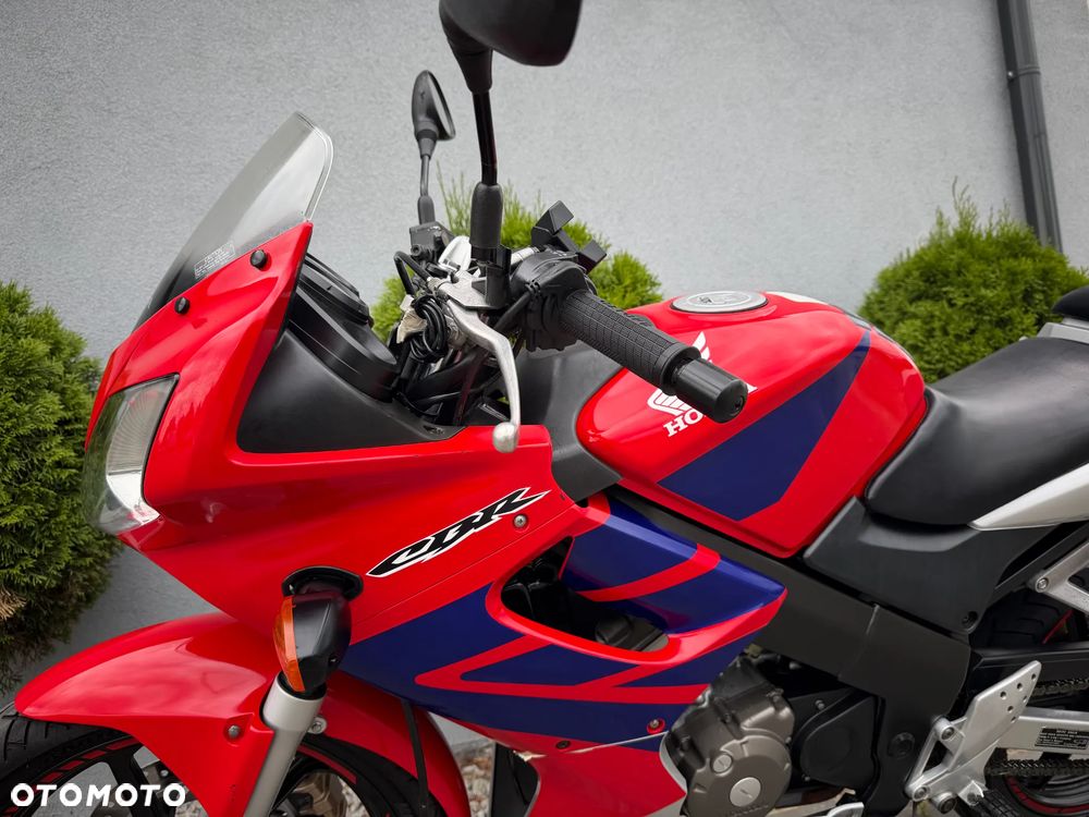 Honda CBR - 33