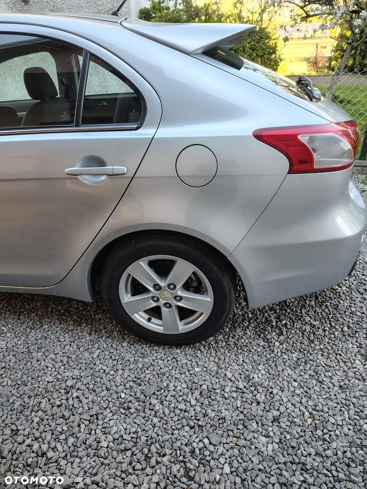 Mitsubishi Lancer 1.5 Inform - 6