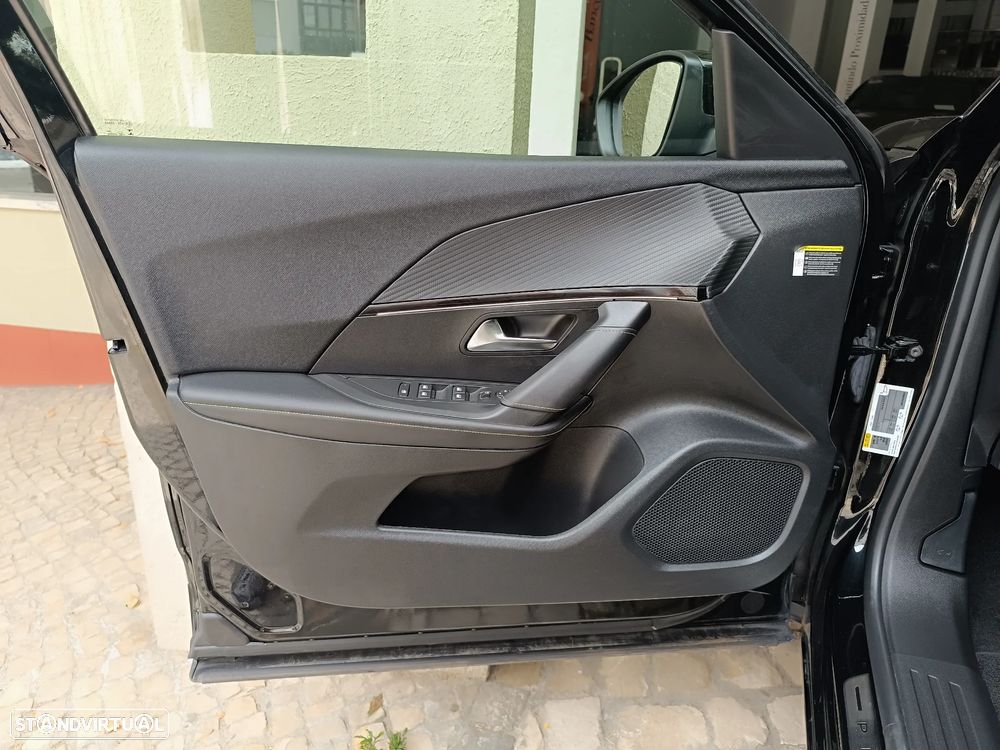 Peugeot e-2008 GT Pack - 13