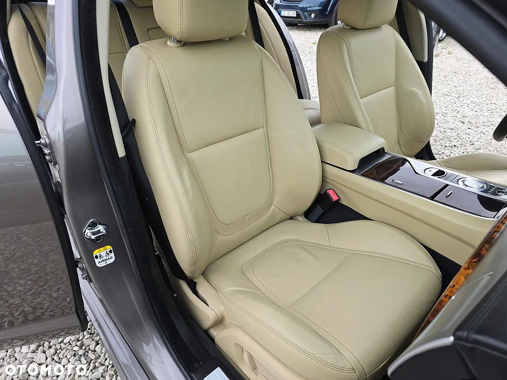 Jaguar XF 2.2 D Premium Luxury - 22