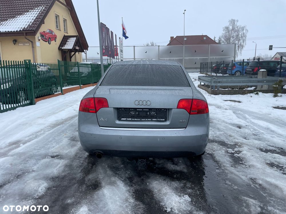 Audi A4 Limousine - 5
