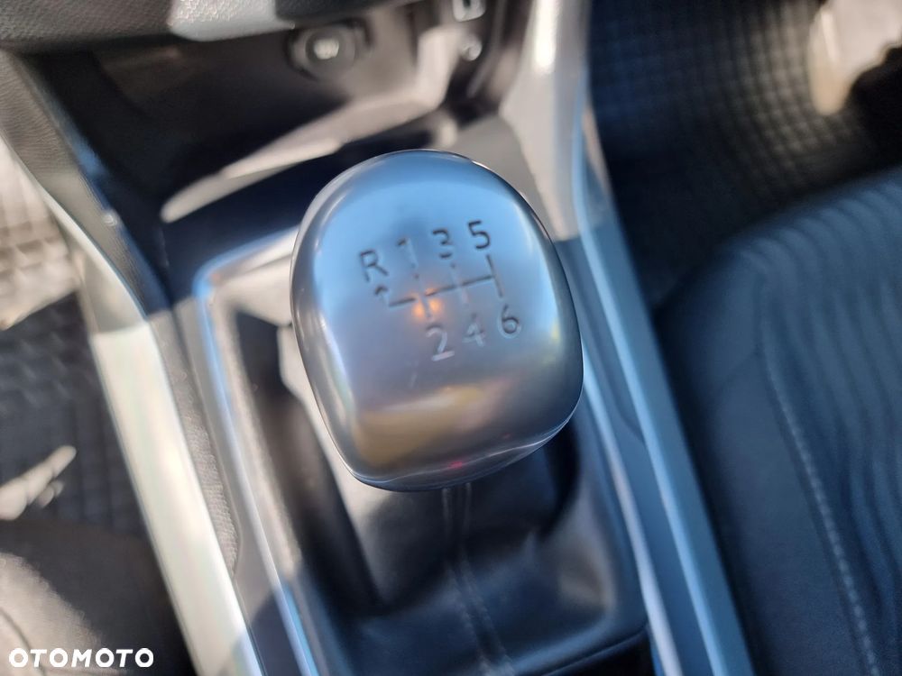 Peugeot 308 2.0 Blue HDi Allure S&S - 18