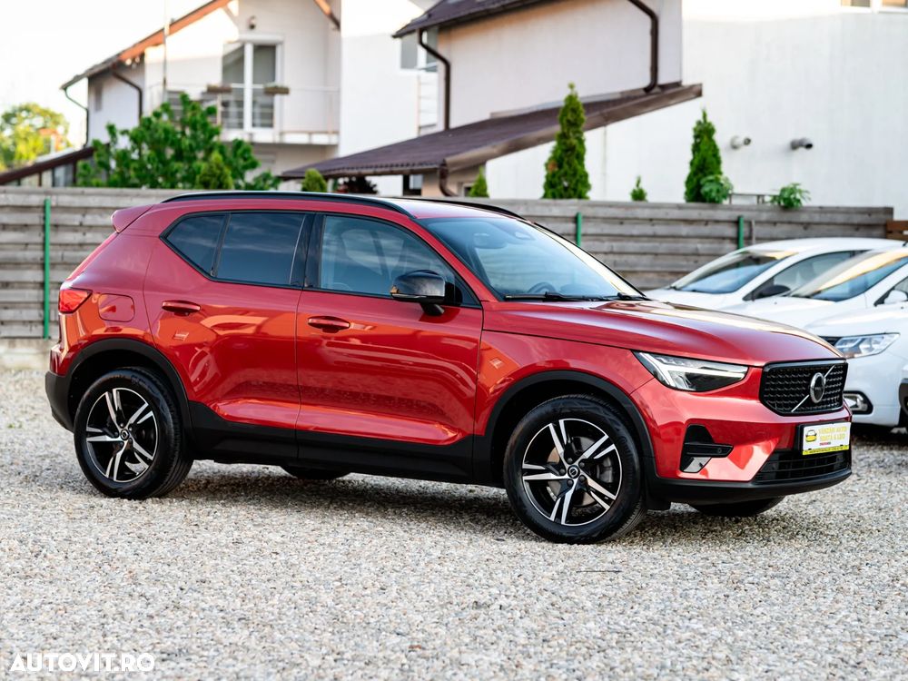 Volvo XC 40 B4 AT8 AWD Mild Hybrid R-Design - 9