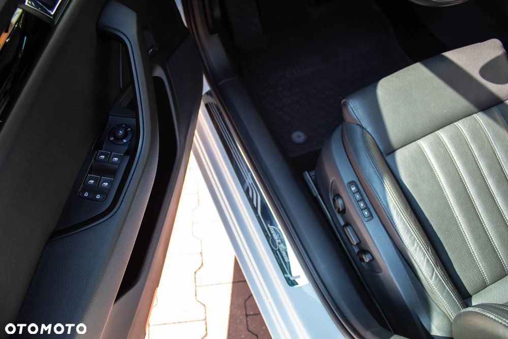 Skoda Superb 2.0 TDI L&K DSG - 19