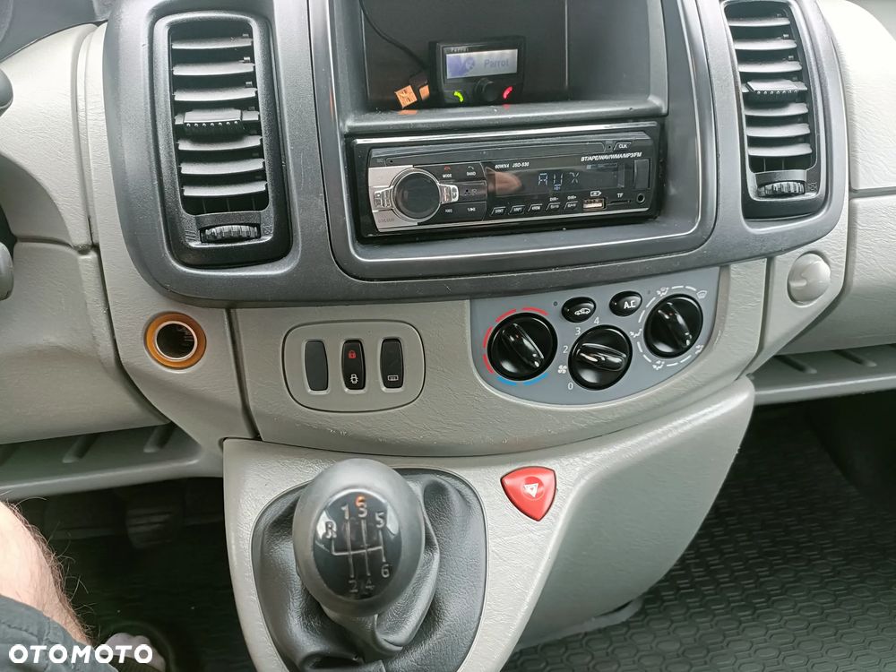 Opel Vivaro - 12