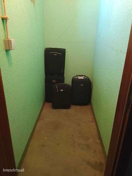 Arrecadação para arrendar no Porto