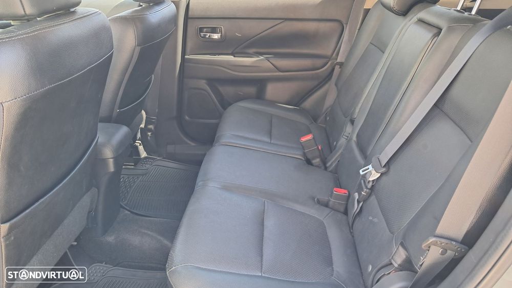 Mitsubishi Outlander 2.2 DI-D Instyle Navi - 6