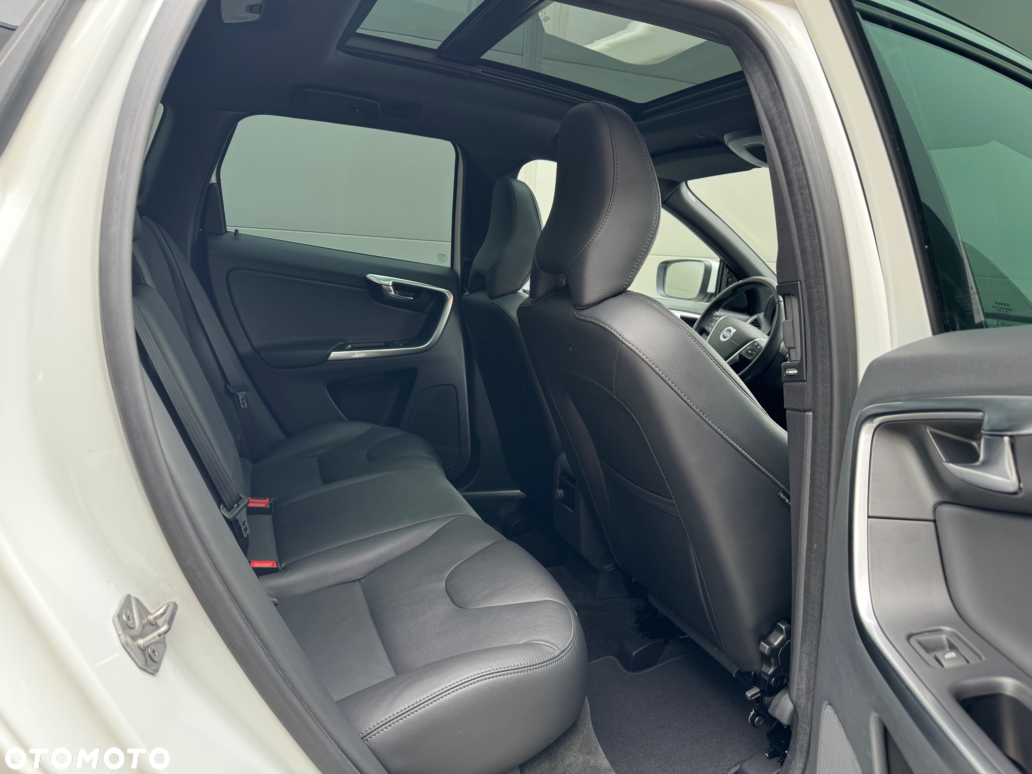 Volvo XC 60 D4 Drive-E Momentum - 36