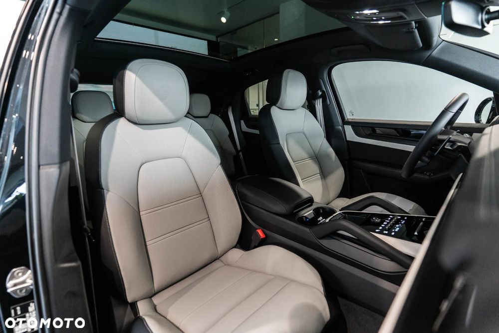 Porsche Cayenne S E-Hybrid PHEV Black Edition - 31