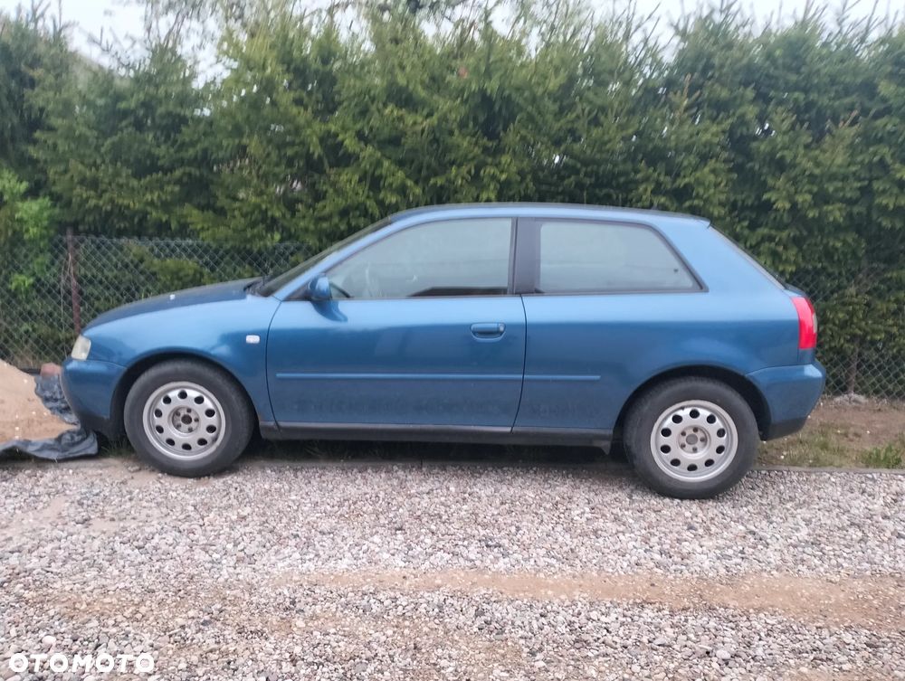 Audi A3 3-drzwiowe 1.8 Attraction - 3