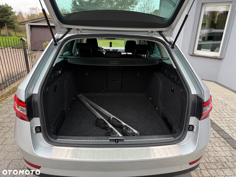 Skoda Superb Combi 1.6 TDI Ambition - 11