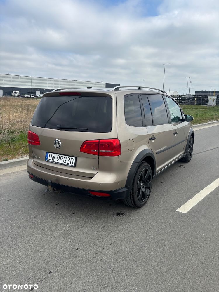 Volkswagen Touran 1.4 TSI Cross - 7