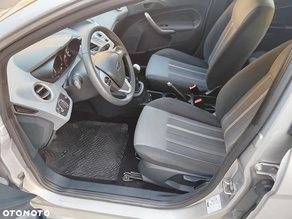 Ford Fiesta 1.25 Celebration - 12