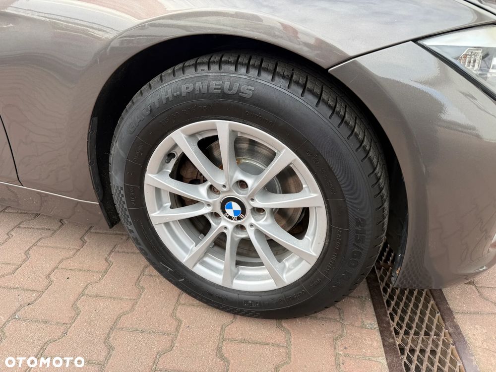 BMW Seria 3 318d Luxury Line - 8