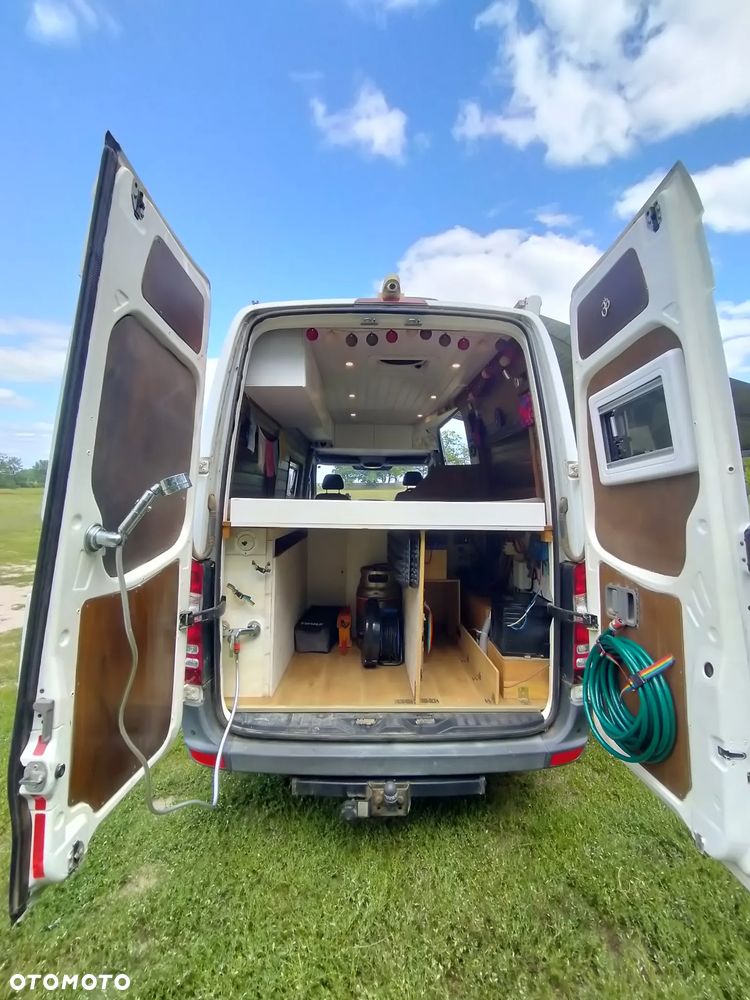 Mercedes-Benz Sprinter - 24