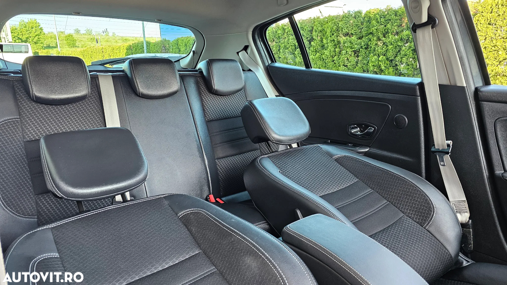 Renault Megane ENERGY TCe 130 EDC BOSE EDITION - 13
