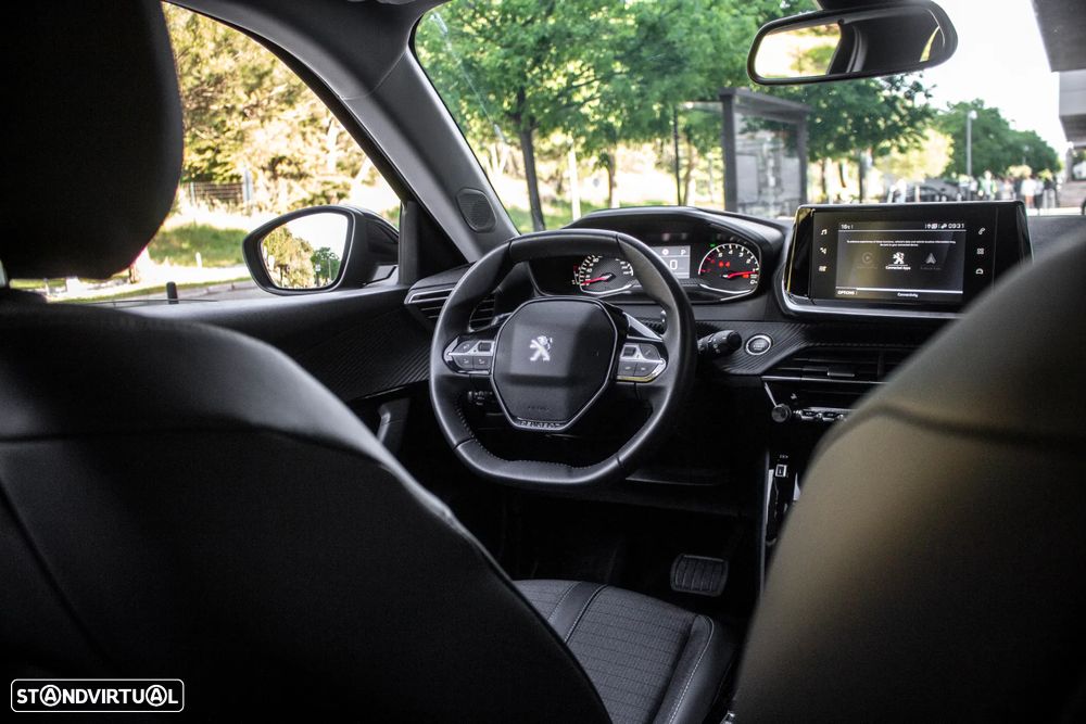 Peugeot 2008 1.5 BlueHDi Allure EAT8 - 31