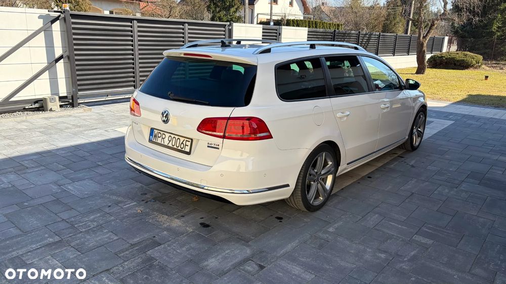 Volkswagen Passat 2.0 TDI DSG BlueMotion Technology R-Line - 4