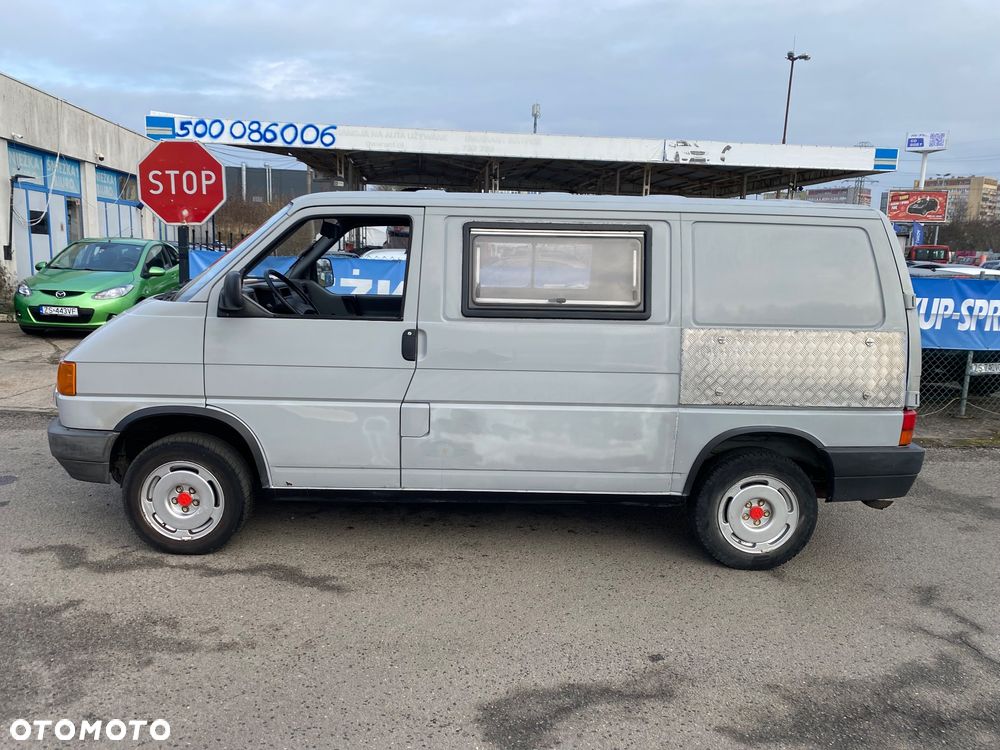 Volkswagen Caravelle - 11