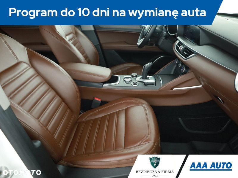 Alfa Romeo Stelvio - 9