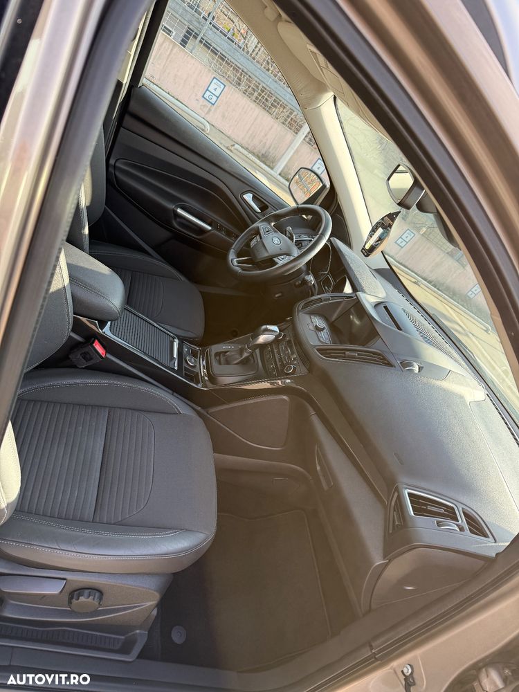 Ford Kuga 1.5 EcoBoost 2x4 Aut. Trend - 21